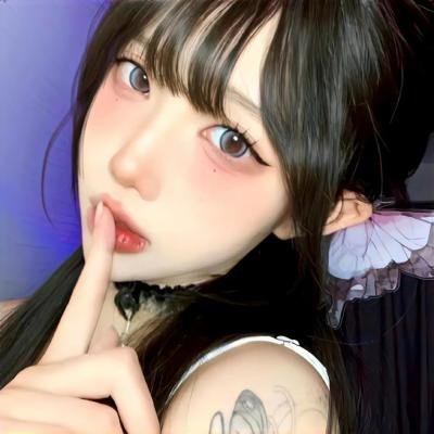 隔楼女孩:我们之间的层距